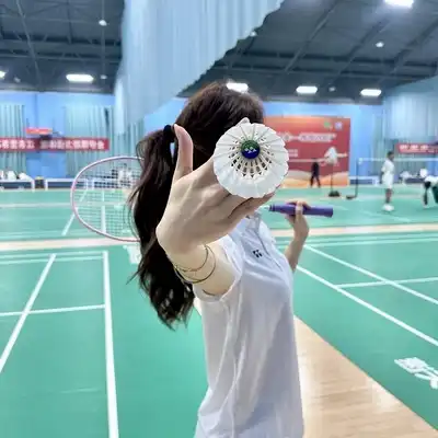 杨明英
